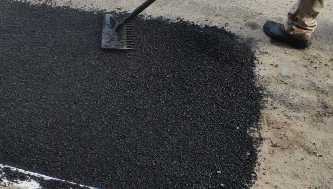 Camacã: Prefeito acompanha recapeamento asfáltico no centro da cidade